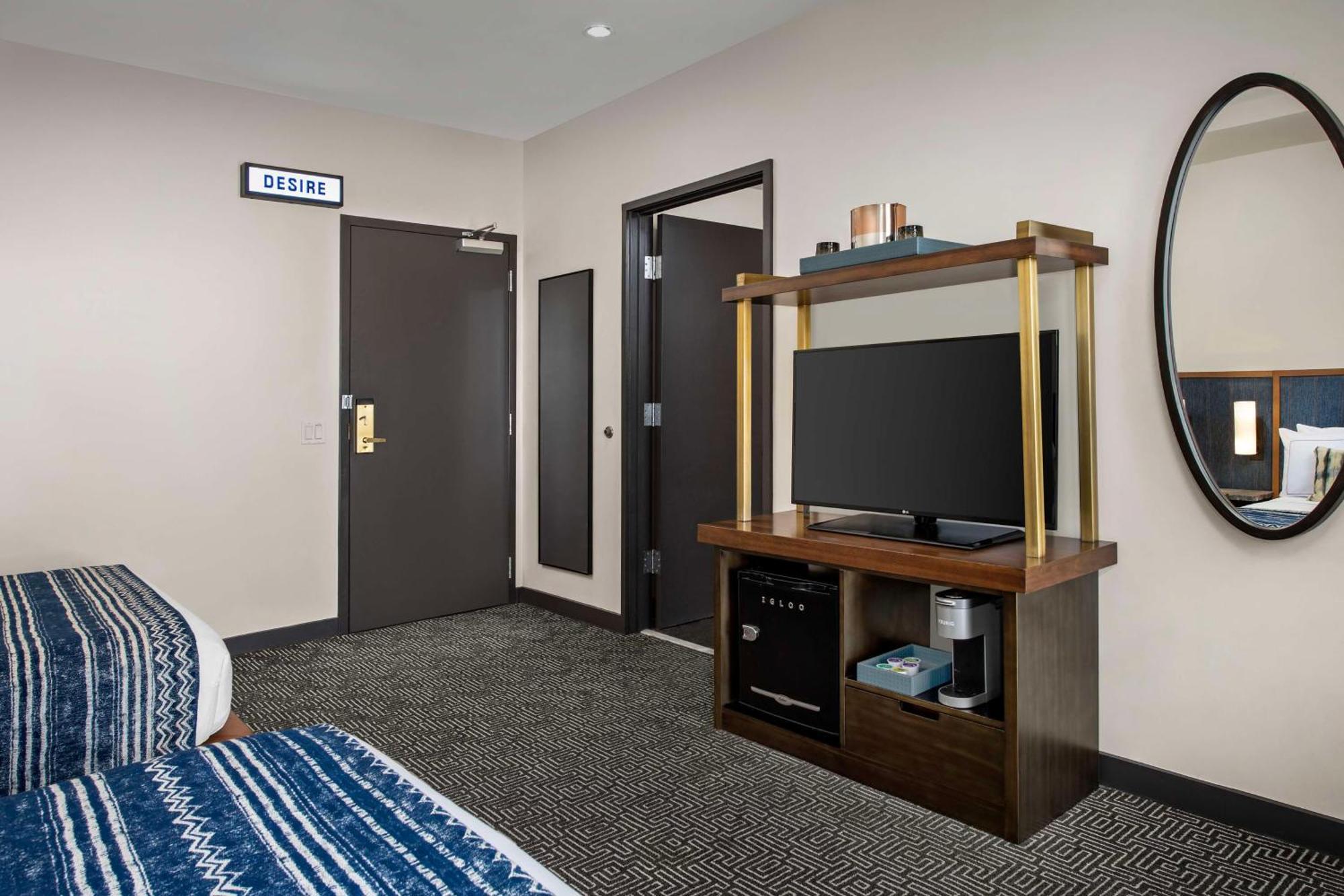 Troubadour Hotel Ню Орлиънс Екстериор снимка